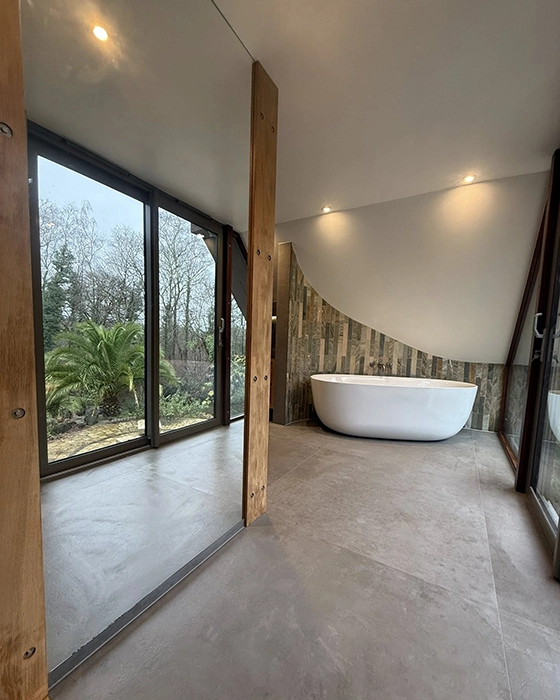 Technical lighting and floor-to-ceiling mirror